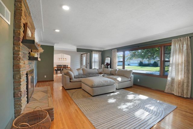 707 Lorraine Avenue, Waterloo, IA 50701