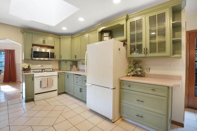 707 Lorraine Avenue, Waterloo, IA 50701