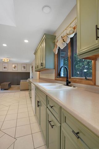 707 Lorraine Avenue, Waterloo, IA 50701