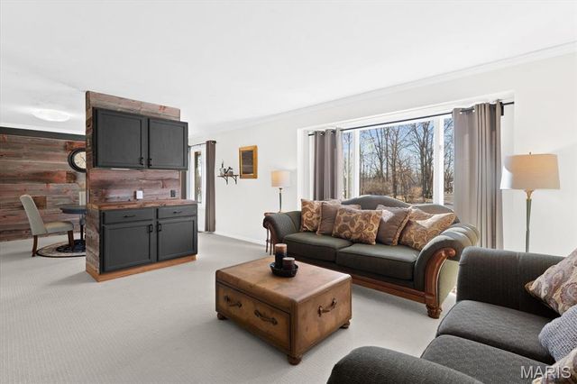 17 DENZEL Drive, Greenville, IL 62246