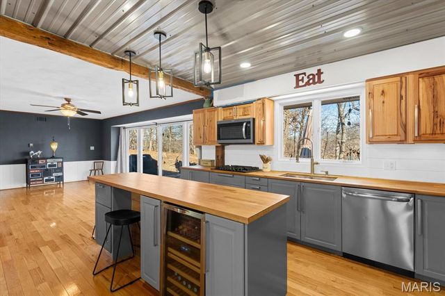 17 DENZEL Drive, Greenville, IL 62246