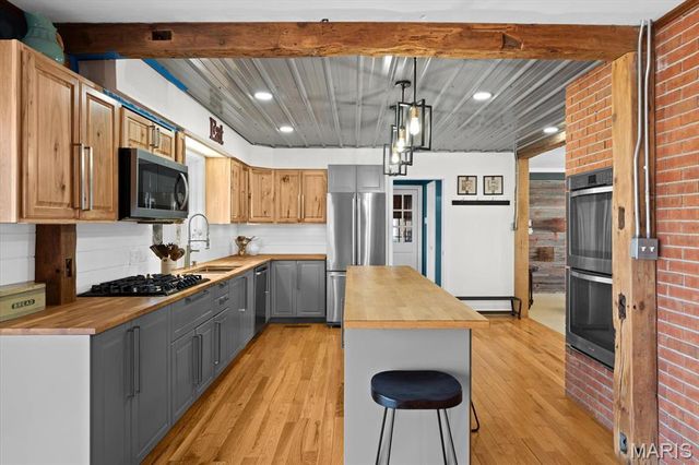 17 DENZEL Drive, Greenville, IL 62246