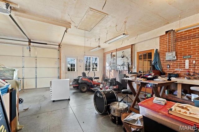 17 DENZEL Drive, Greenville, IL 62246