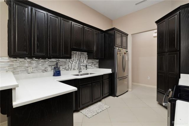 1202 Hummingbird Drive, Pharr, TX 78577