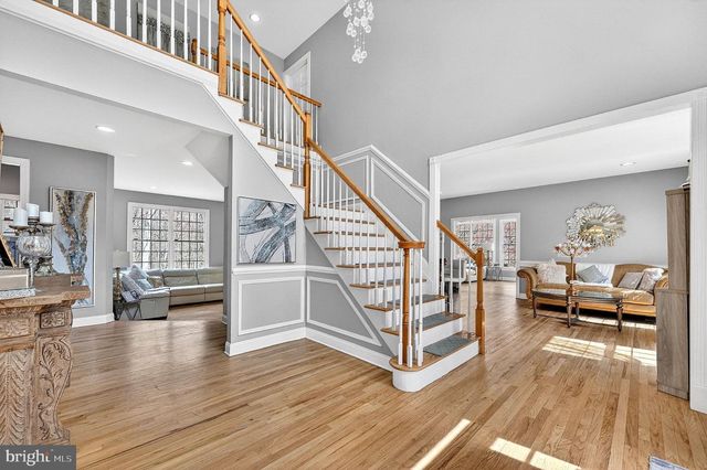 13 PALMER CIR, Millstone Twp, NJ 08535