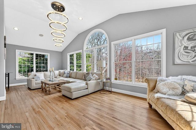 13 PALMER CIR, Millstone Twp, NJ 08535