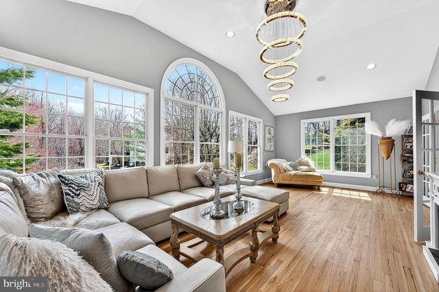 13 PALMER CIR, Millstone Twp, NJ 08535
