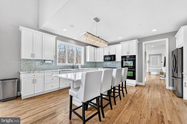 13 PALMER CIR, Millstone Twp, NJ 08535