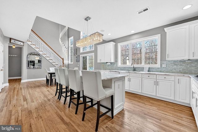13 PALMER CIR, Millstone Twp, NJ 08535