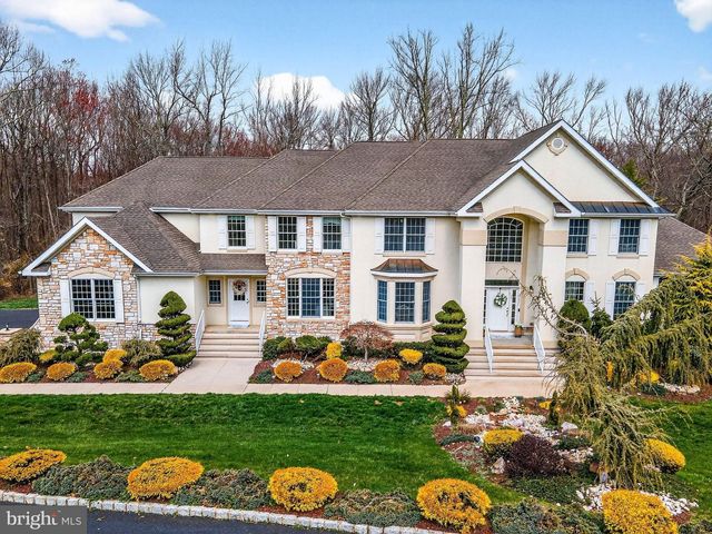 13 PALMER CIR, Millstone Twp, NJ 08535