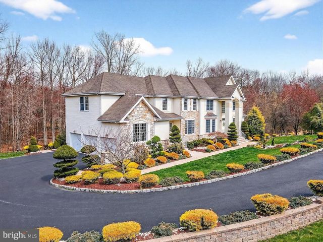 13 PALMER CIR, Millstone Twp, NJ 08535