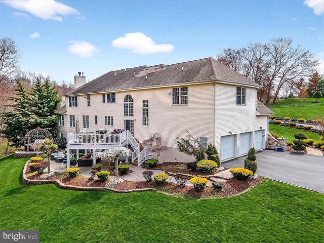 13 PALMER CIR, Millstone Twp, NJ 08535