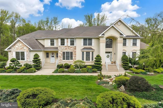 13 PALMER CIR, Millstone Twp, NJ 08535