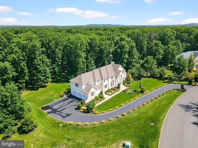 13 PALMER CIR, Millstone Twp, NJ 08535