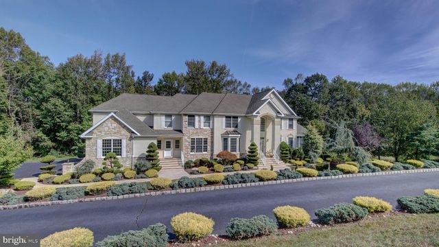 13 PALMER CIR, Millstone Twp, NJ 08535