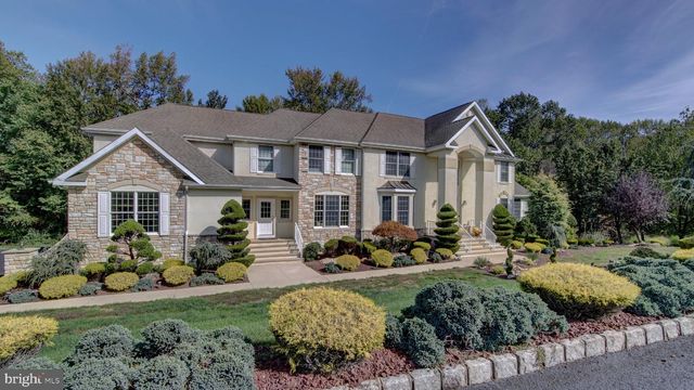 13 PALMER CIR, Millstone Twp, NJ 08535