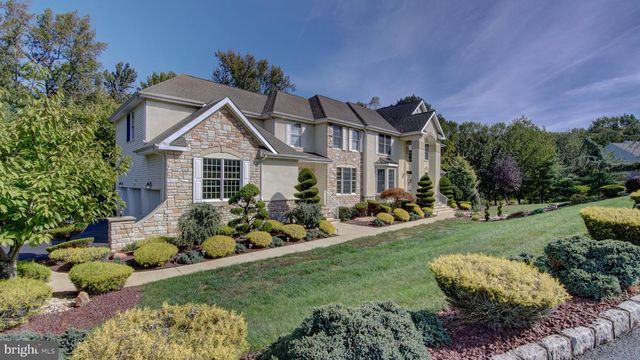 13 PALMER CIR, Millstone Twp, NJ 08535