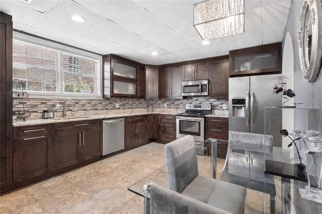 575 Saint Regis Lane, Johns Creek, GA 30022