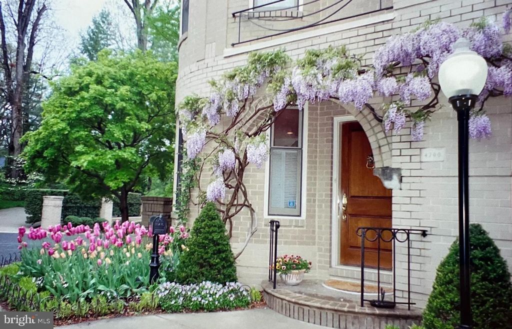 4700 FOXHALL CRES NW, Washington, DC 20007