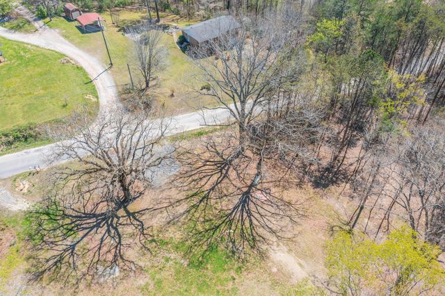 1140 W Schmitt Road, Rossville, GA 30741