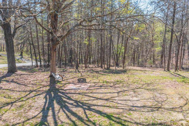 1140 W Schmitt Road, Rossville, GA 30741