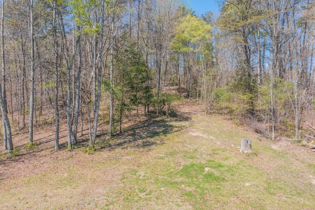 1140 W Schmitt Road, Rossville, GA 30741
