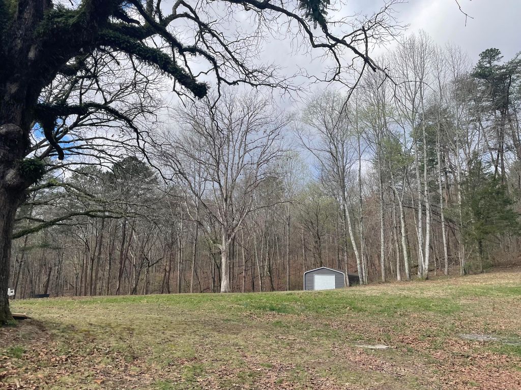 1140 W Schmitt Road, Rossville, GA 30741