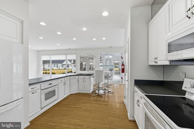 17 GOLDENROD LN, Marlton, NJ 08053