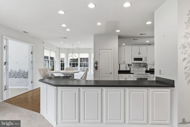 17 GOLDENROD LN, Marlton, NJ 08053