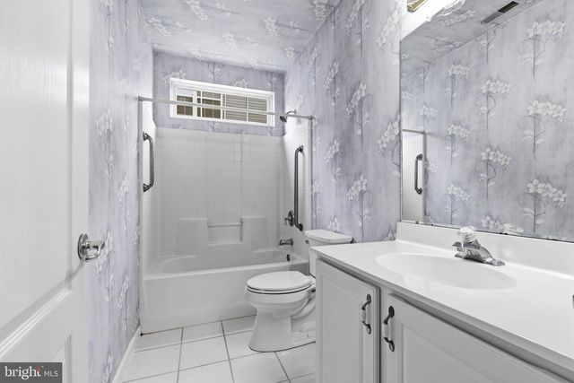 17 GOLDENROD LN, Marlton, NJ 08053