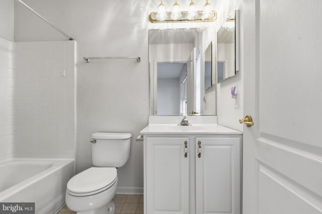 17 GOLDENROD LN, Marlton, NJ 08053