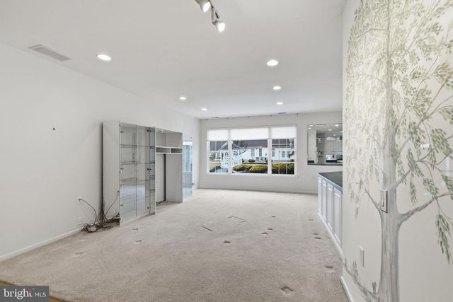 17 GOLDENROD LN, Marlton, NJ 08053