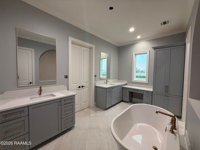 103 Summit Heights Dr, Youngsville, LA 70592