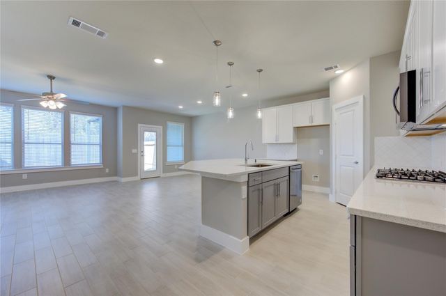 1709 Summerlyn, Houston, TX 77080