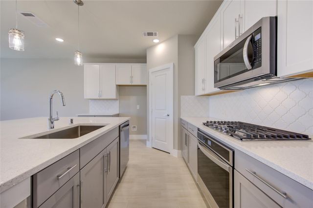 1709 Summerlyn, Houston, TX 77080