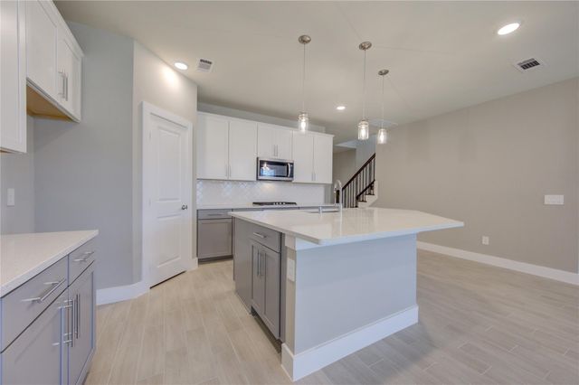 1709 Summerlyn, Houston, TX 77080