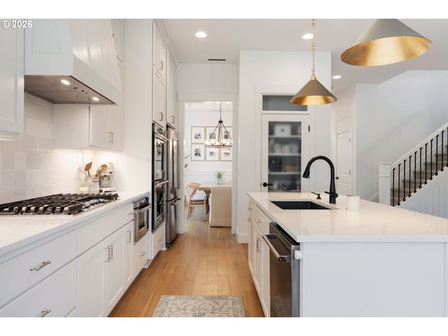 11995 Nw SADIE St, Portland, OR 97229