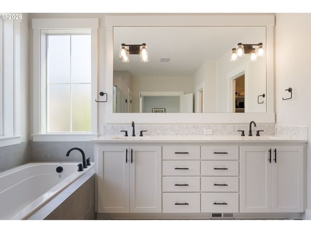 11995 Nw SADIE St, Portland, OR 97229