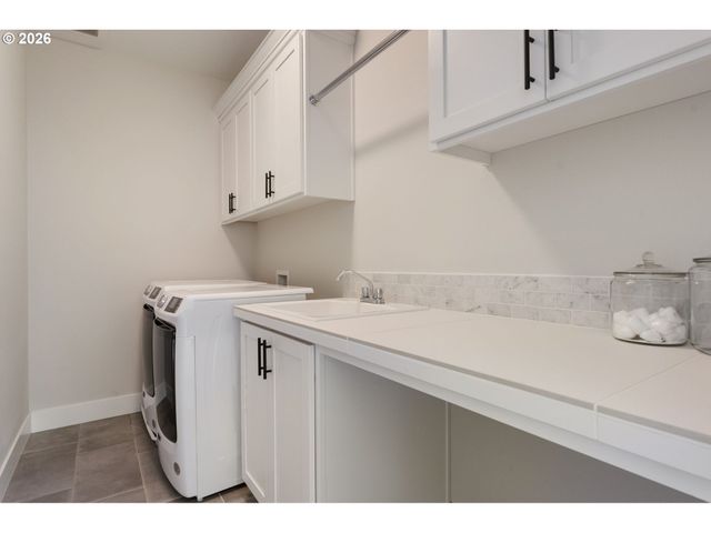 11995 Nw SADIE St, Portland, OR 97229