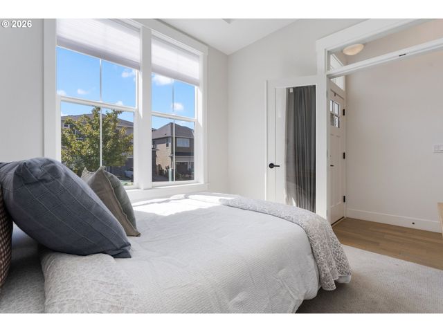 11995 Nw SADIE St, Portland, OR 97229