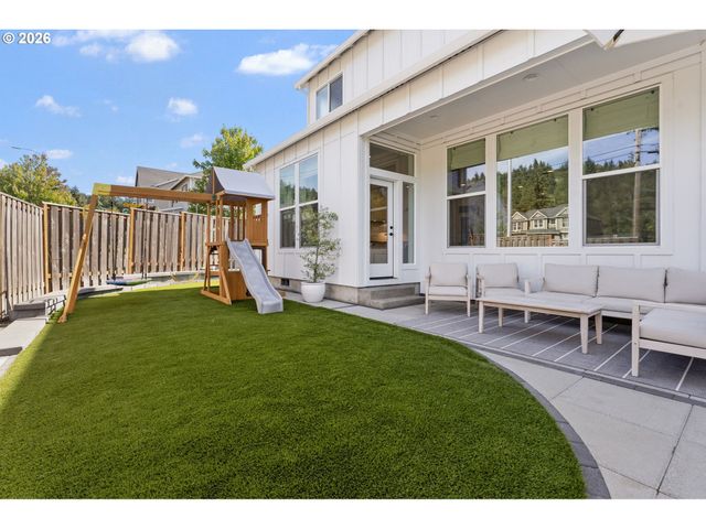 11995 Nw SADIE St, Portland, OR 97229