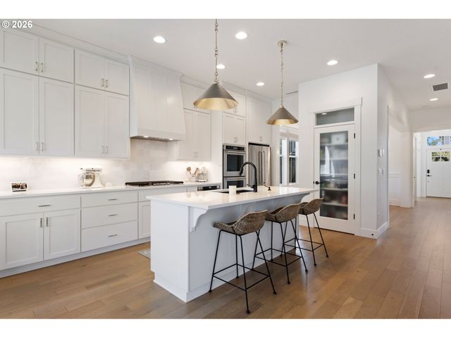 11995 Nw SADIE St, Portland, OR 97229