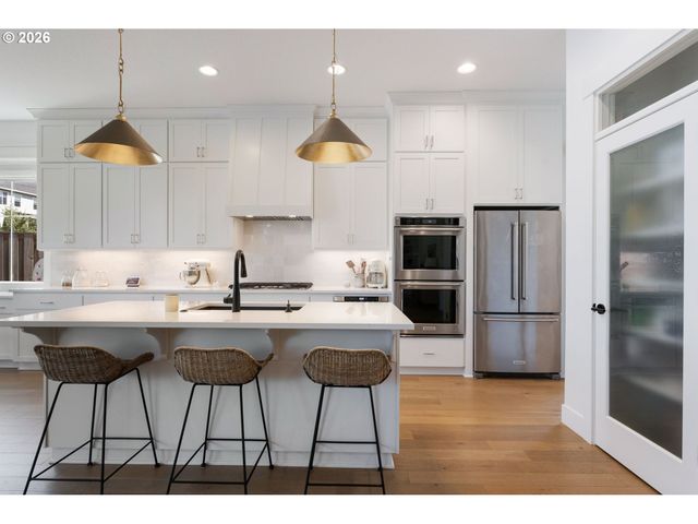 11995 Nw SADIE St, Portland, OR 97229