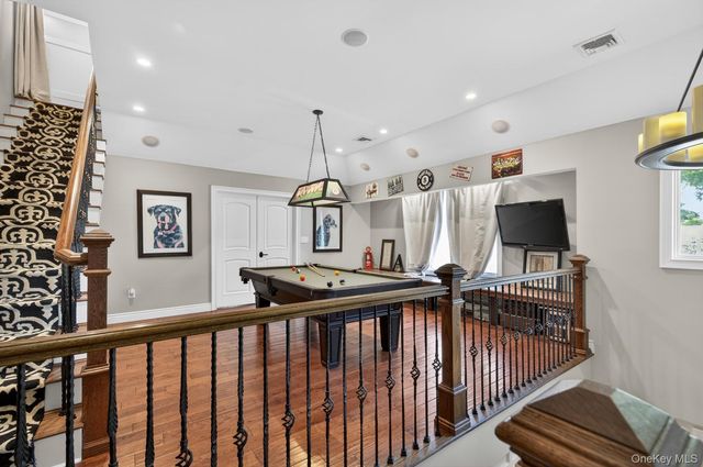 322 Rose Lane, Smithtown, NY 11787