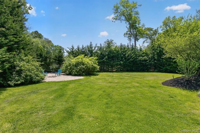 322 Rose Lane, Smithtown, NY 11787