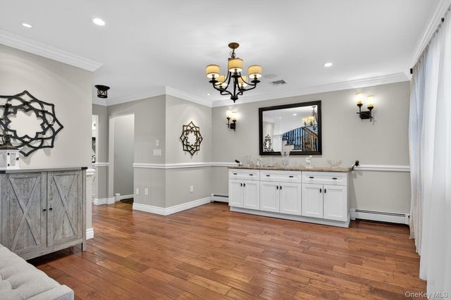 322 Rose Lane, Smithtown, NY 11787