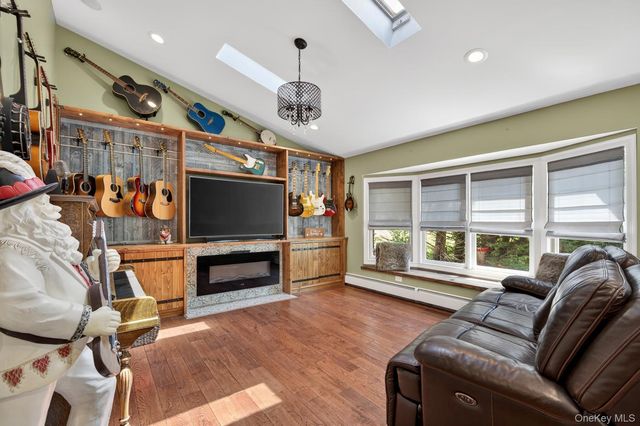 322 Rose Lane, Smithtown, NY 11787