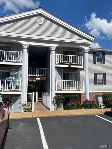 1239 Creve Coeur Crossing Lane F, Chesterfield, MO 63017