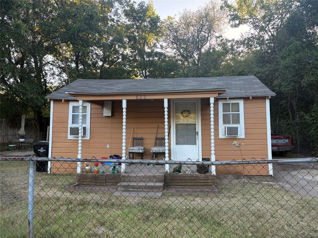 523 N 3rd Street, Midlothian, TX 76065 — exterior