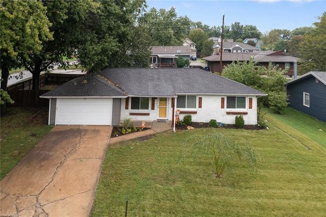 1842 W 27th Terrace, Lawrence, KS 66046